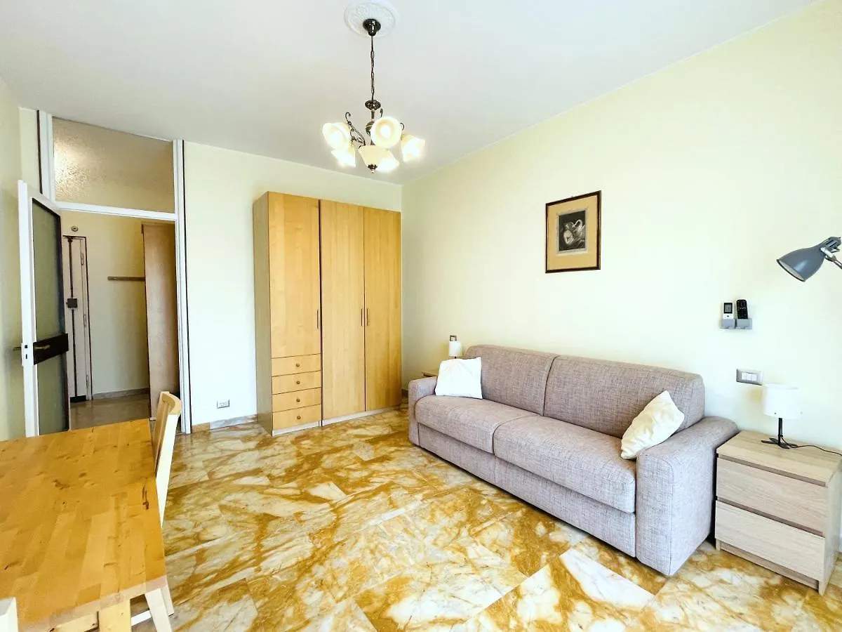 Accomodo Mib27 Bivano Centrale Villa Milan Italy